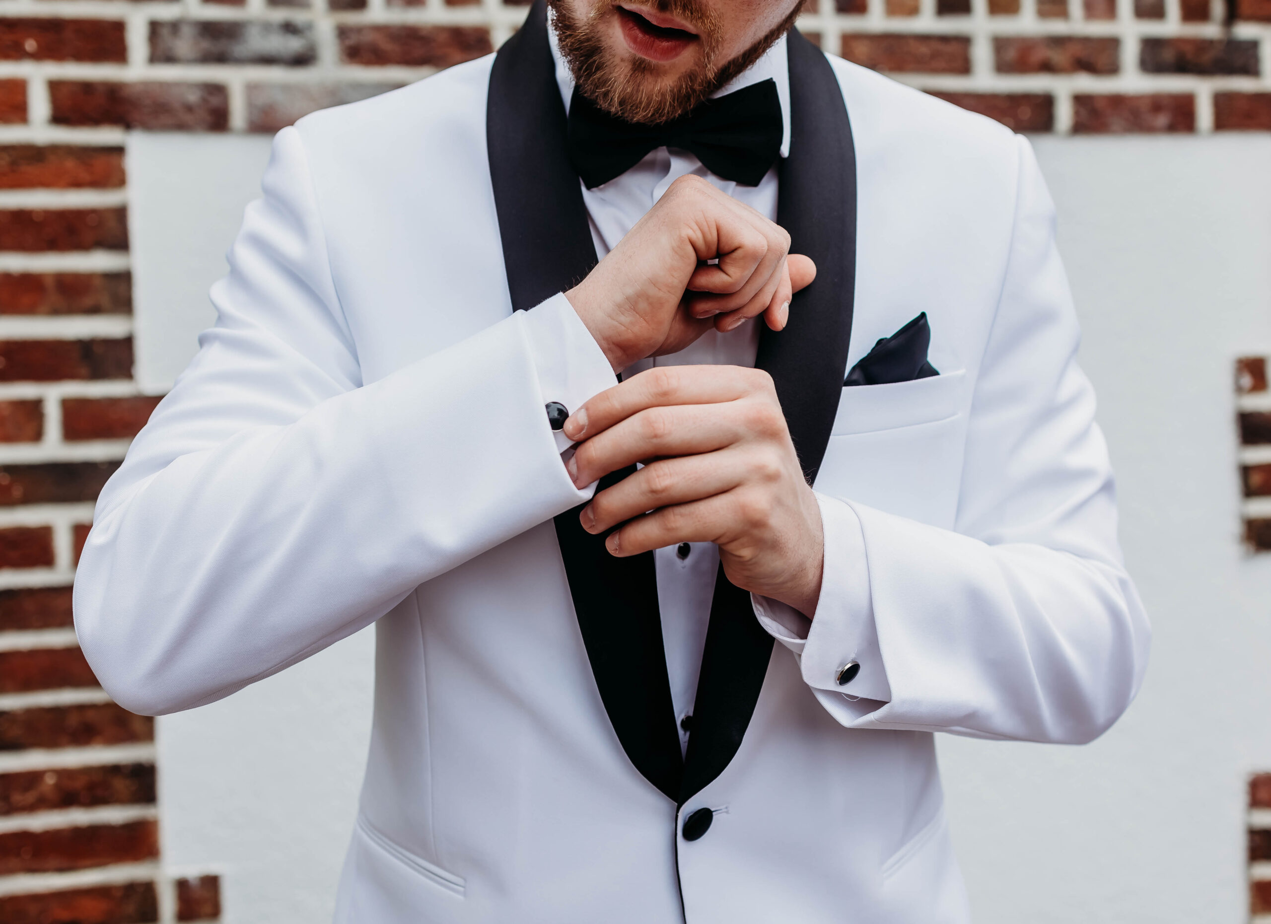 Seattle wedding photography - groom getting ready at Lairmont Manor