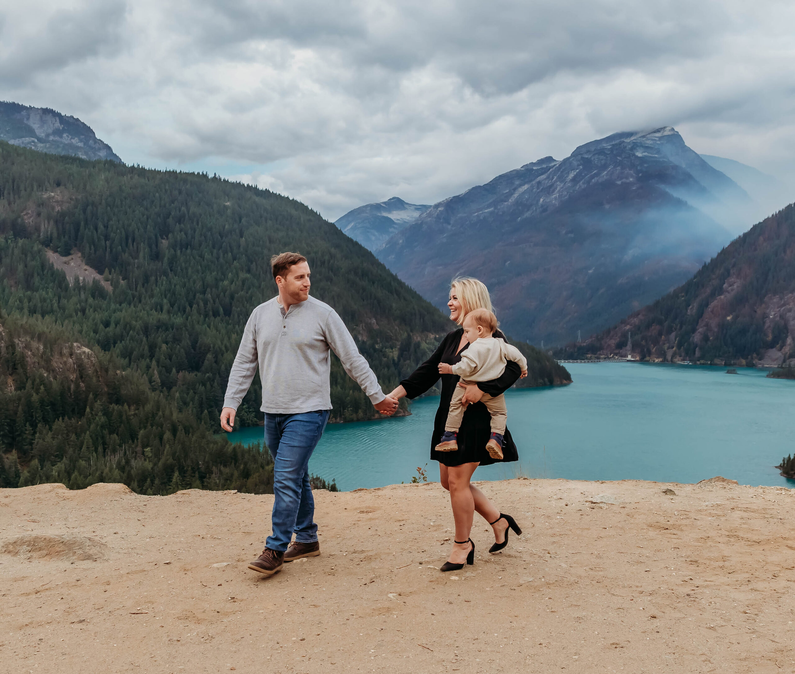 Diablo Lake overlook family session from Louisiana