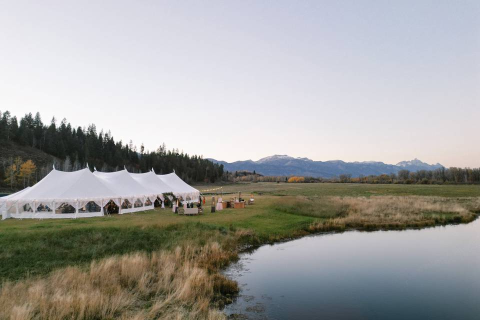 Snake River Ranch wedding venue in Jackson Hole, Wyoming – rustic luxury ranch with Teton mountain views, open meadows, and romantic outdoor wedding spaces.