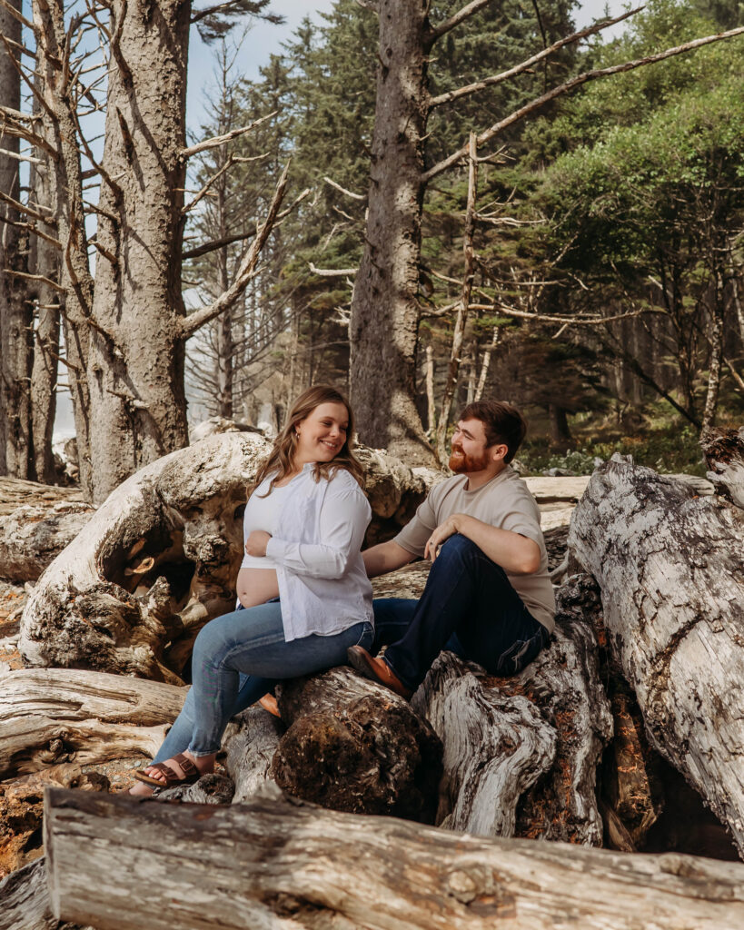 washington coast forest maternity session 