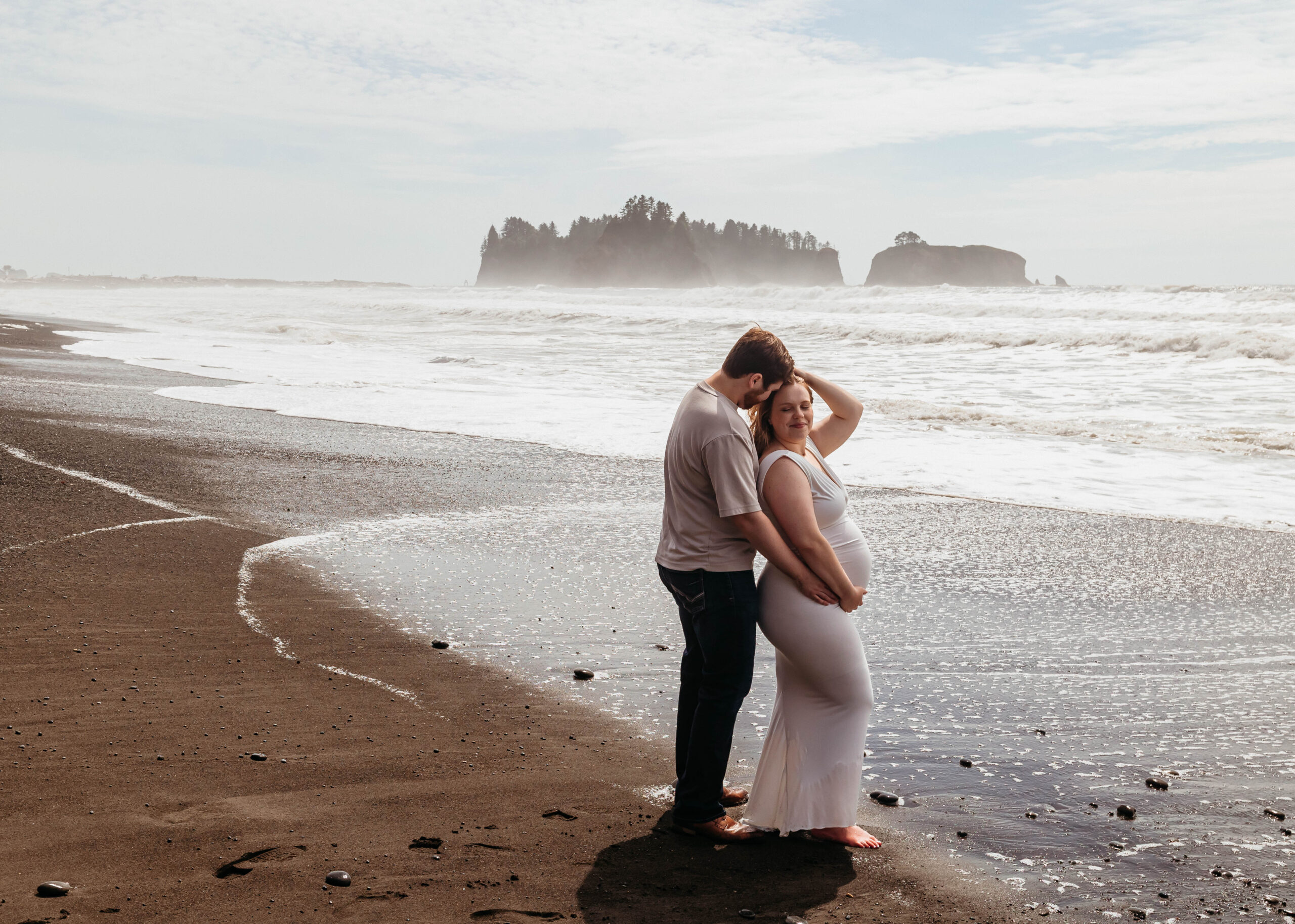 Washington coast beach maternity session 