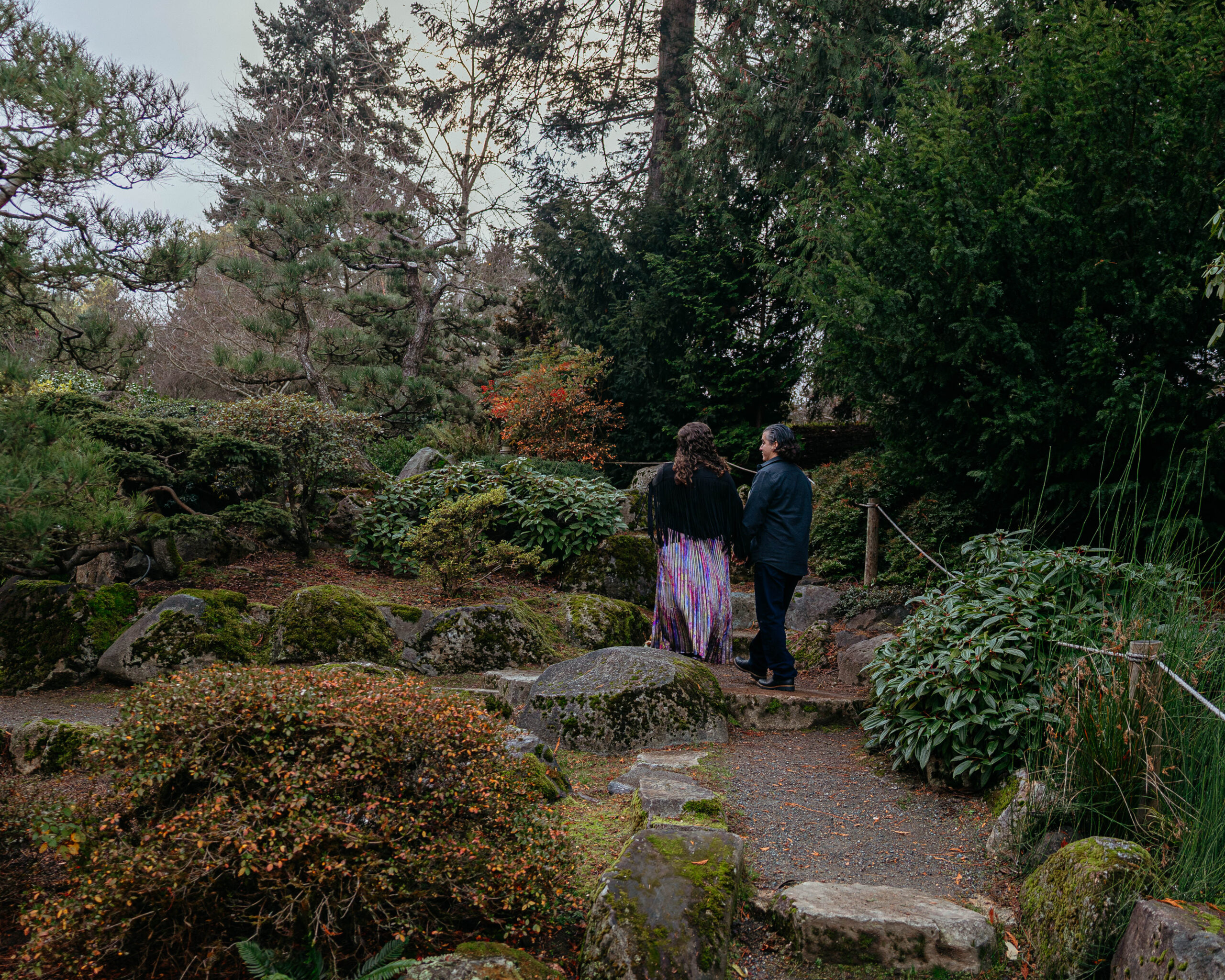 Walking through the Seattle botanical garden 