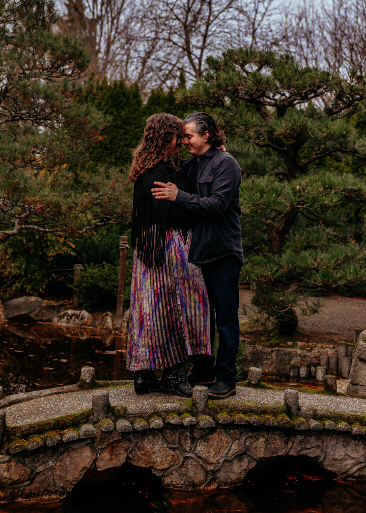 Seattle botantical garden couple's session 